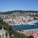 Un En Διαμέρισμα *