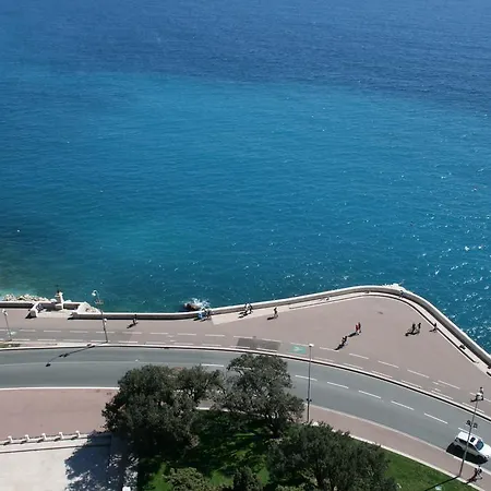Un En Nice